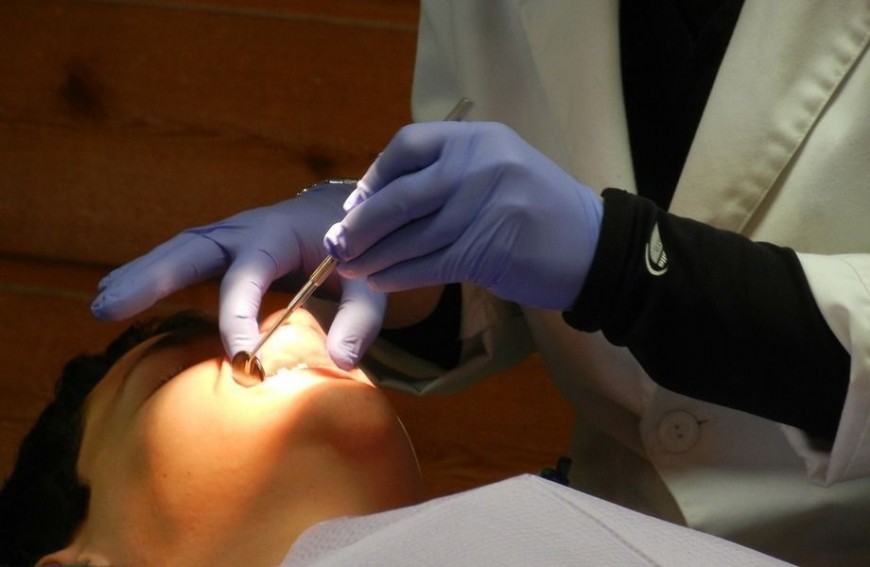 Малое зуботехническое производство с базой клиентов.